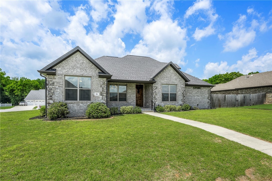 Property Photo: 506 Hindman Drive AR 72753
