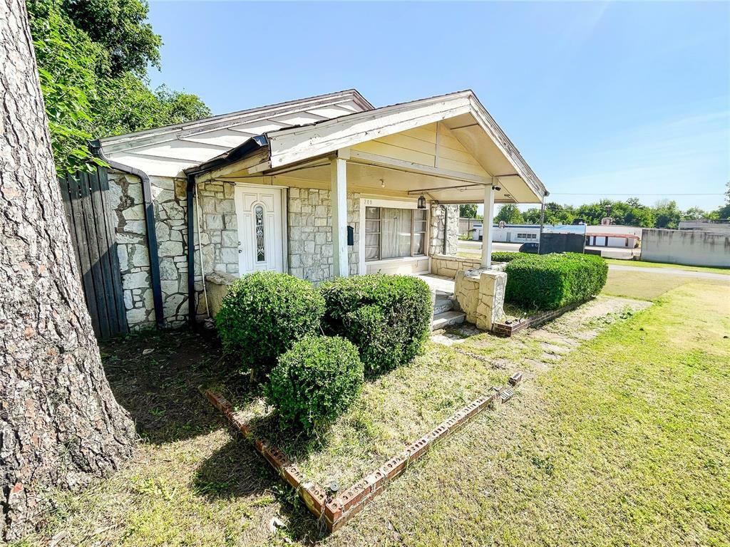 Property Photo: 209 SW 40 Street OK 73109