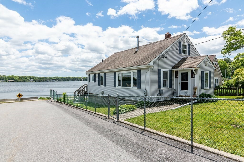 4 Lake Ave  Tiverton RI 02878 photo