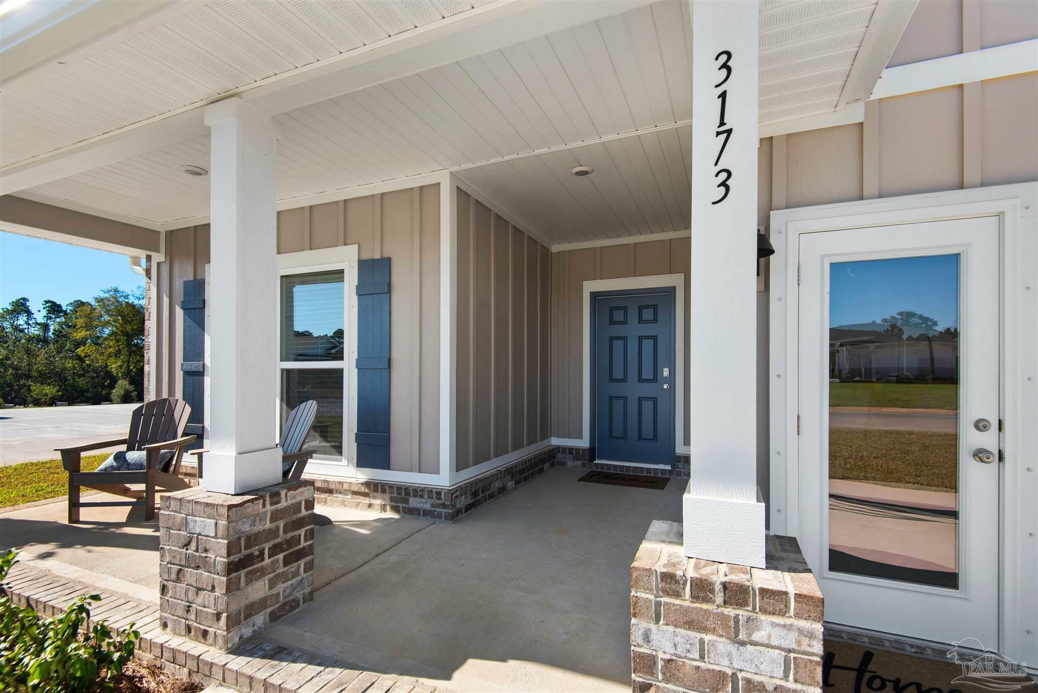 Property Photo: 3068 Silver Maple Dr FL 32533