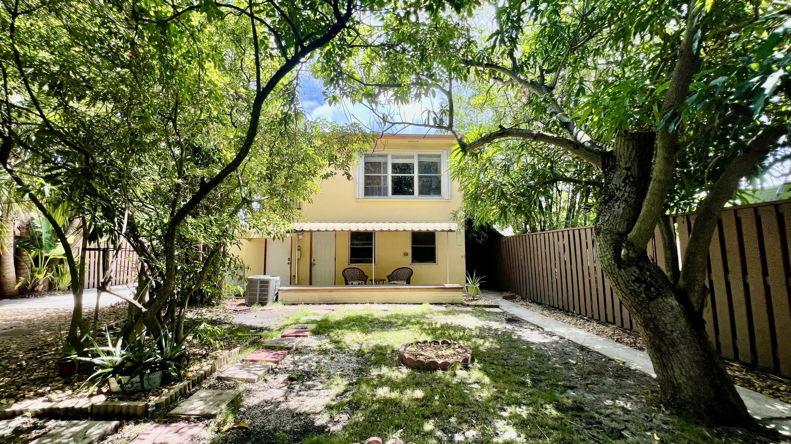 Property Photo: 1120 S Federal Highway FL 33460