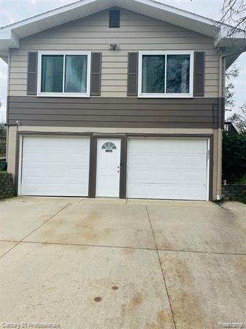 Property Photo: 2570 Loon Lake Road MI 48393