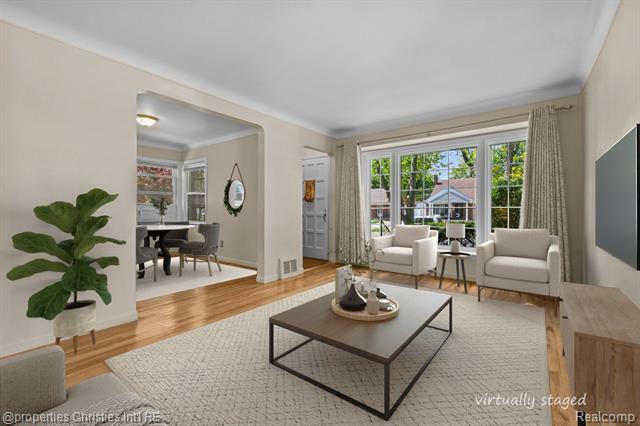 Property Photo: 8442 Hazelton Street MI 48127