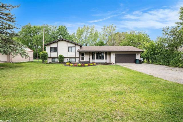 Property Photo: 875 Harris Drive MI 48083