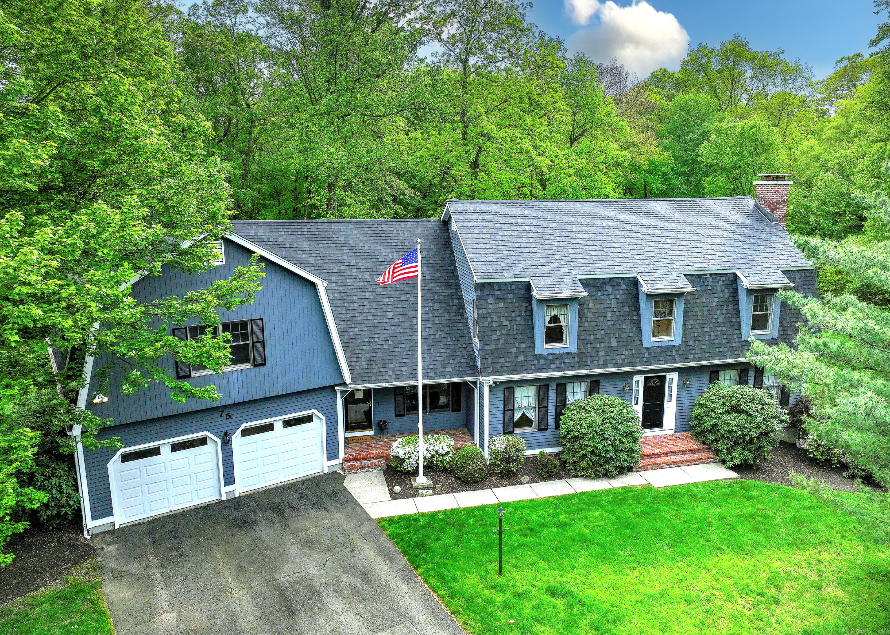 Property Photo:  75 Summersweet Place  CT 06614 