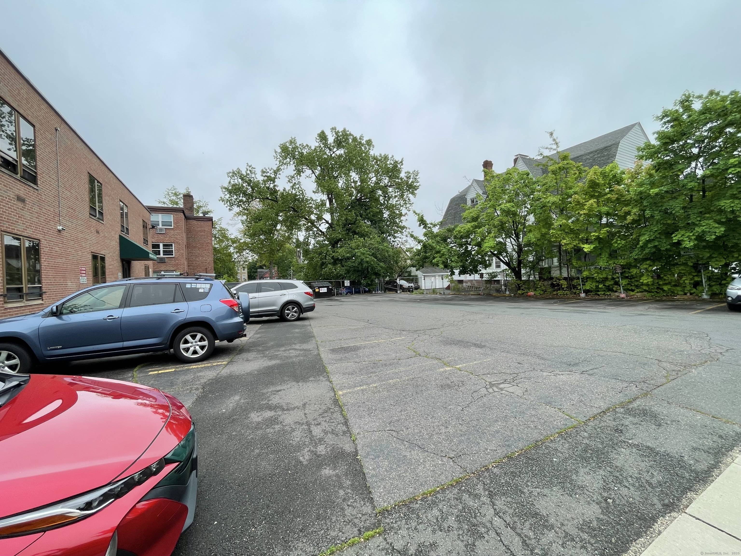 Property Photo: 609 Farmington Avenue CT 06105