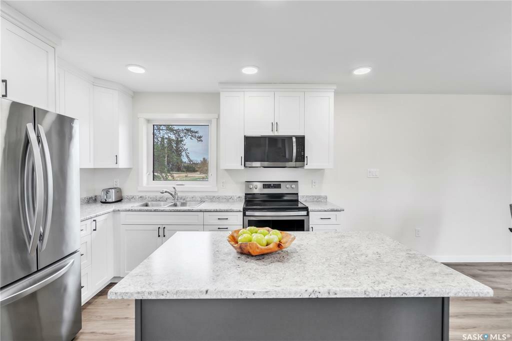 Property Photo: 126 2nd Street W SK S0M 2K0