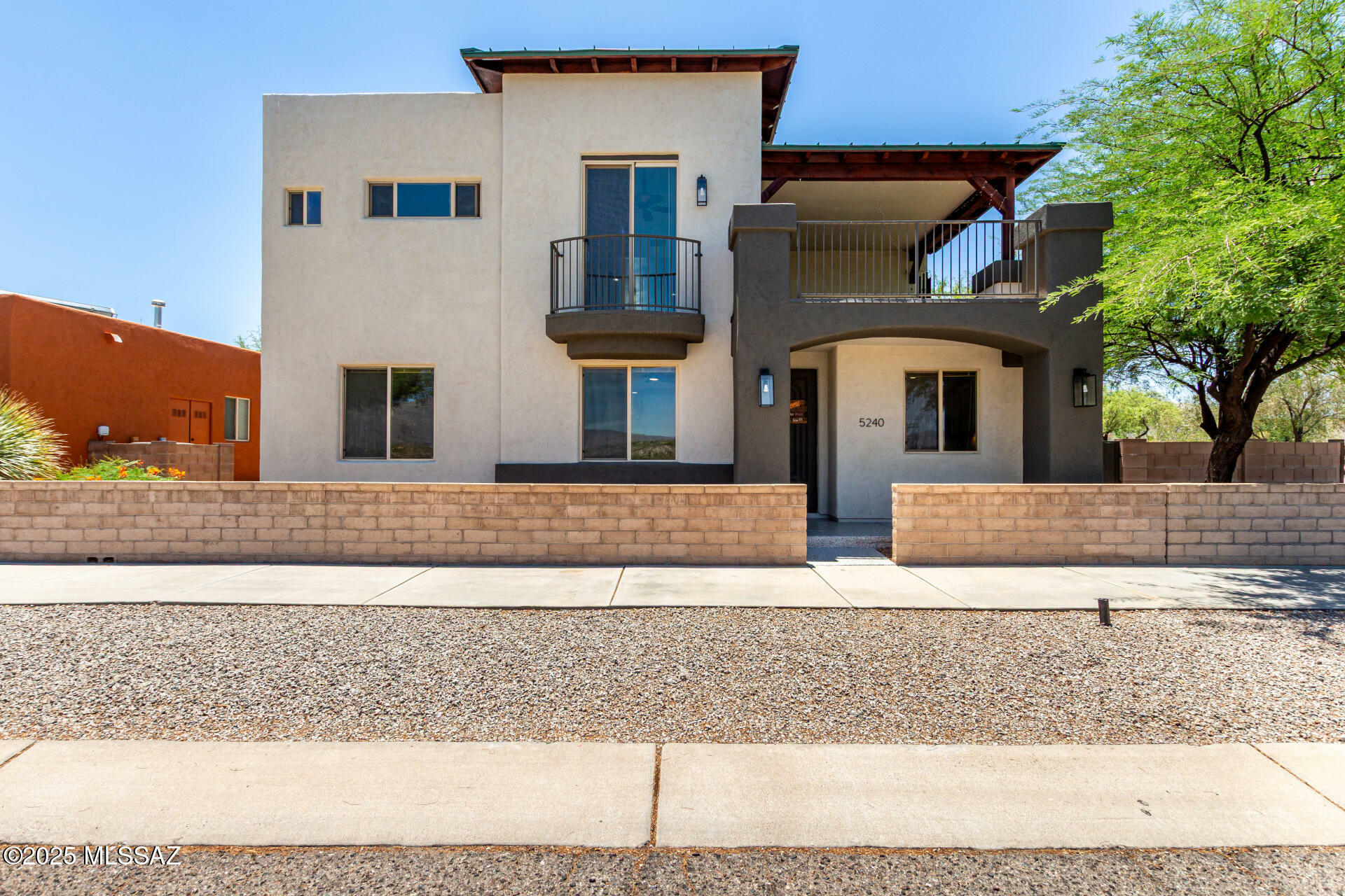 Property Photo: 5240 S Nightbloom Way AZ 85747