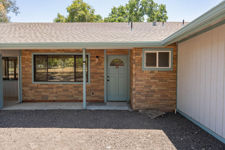 Property Photo:  47517 Rd 200  CA 93645 