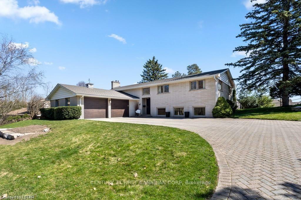 Photo de la propriété: 688 Westmount Hills Drive E ON N6K 1B2