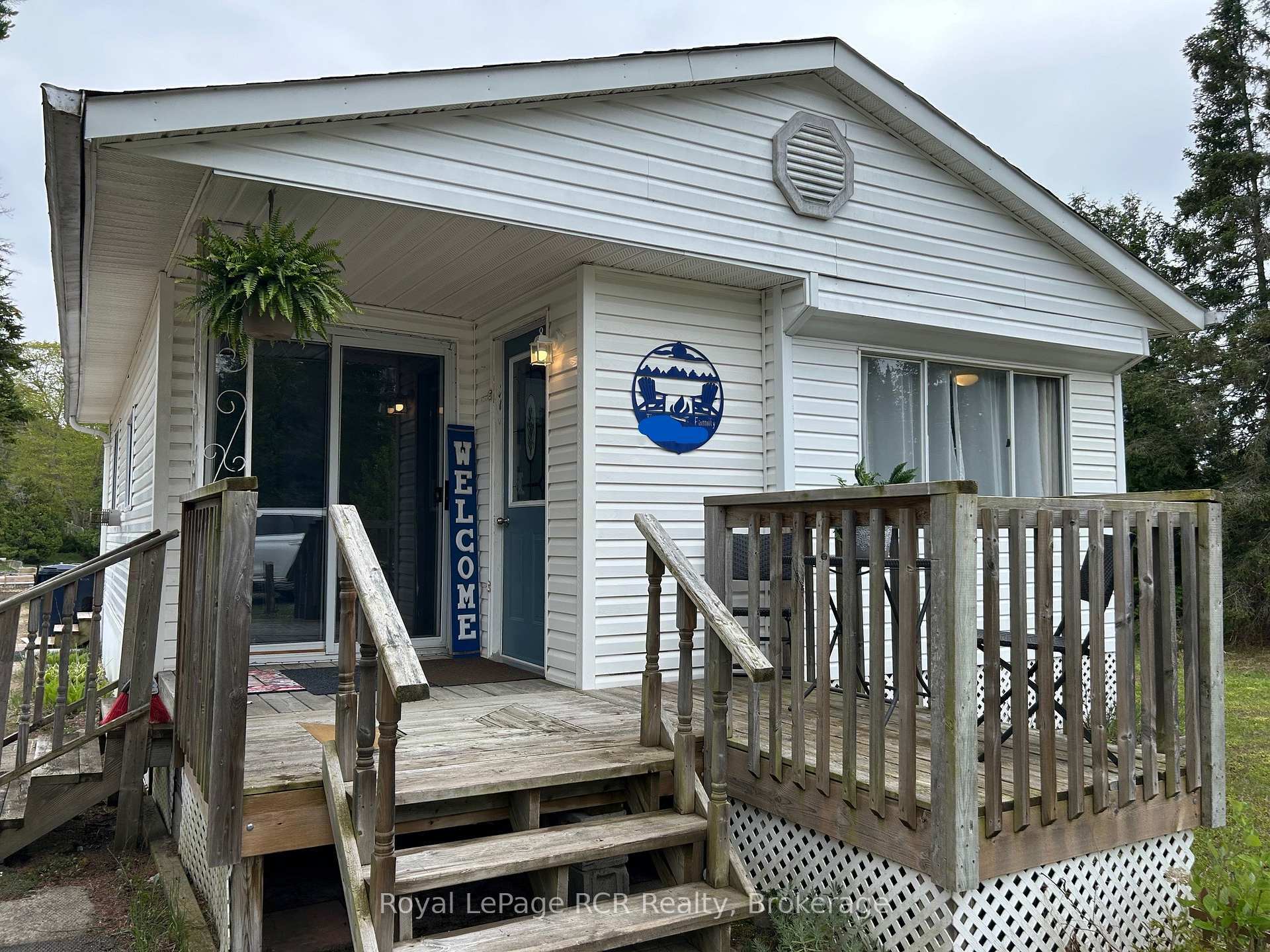 Property Photo: 31 Sog-Je-Wa-Sa Drive ON N0H 2G0