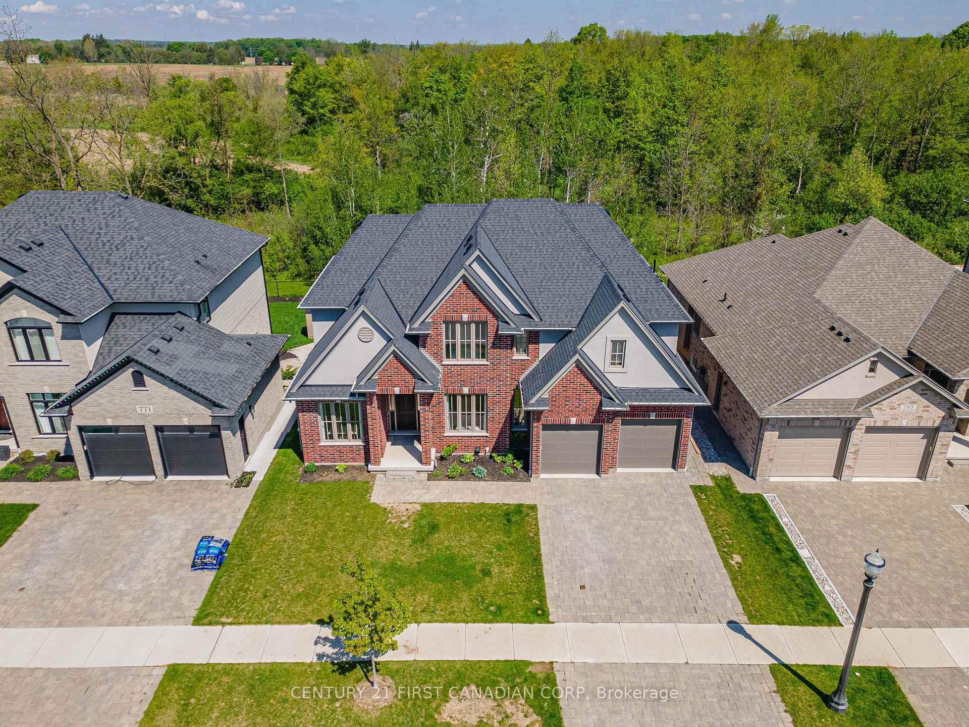 Photo de la propriété: 777 Zaifman Circle ON N5X 4R8