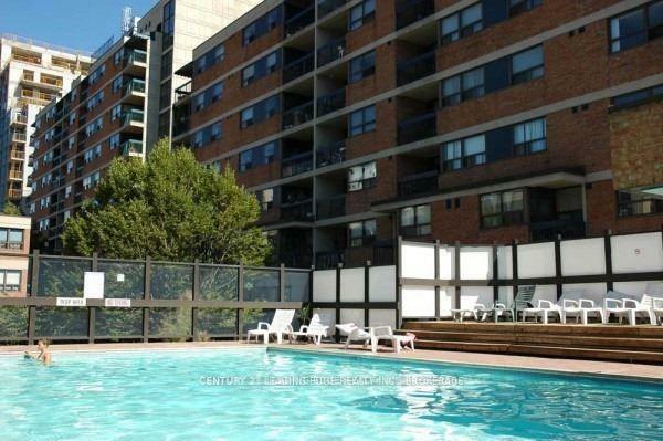Photo de la propriété: 89 McCaul Street 413 ON M5T 2X3