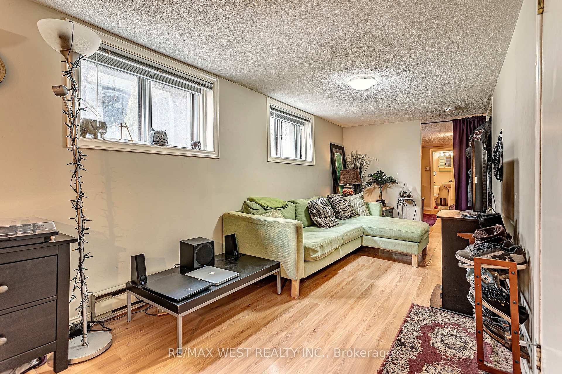 Photo de la propriété: 187 High Park Avenue 2 ON M6P 2S3