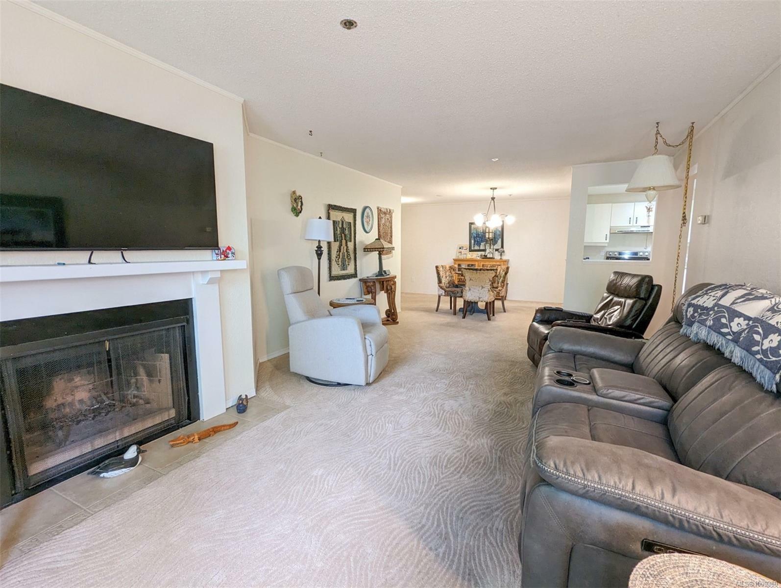 Property Photo: 1560 Hillside Ave 309 BC V8T 5B8