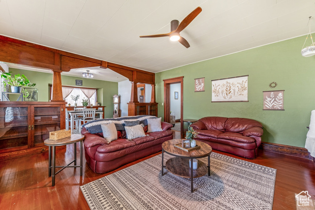 Property Photo: 212 E 100 S UT 84651