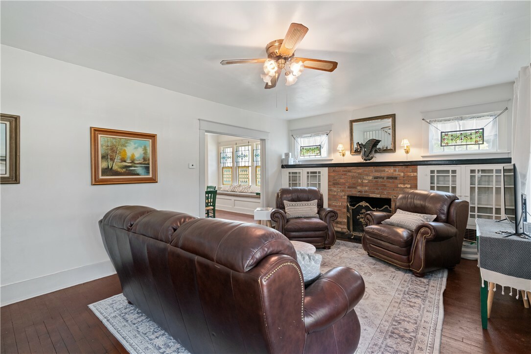 Property Photo: 800 4th St PA 15009
