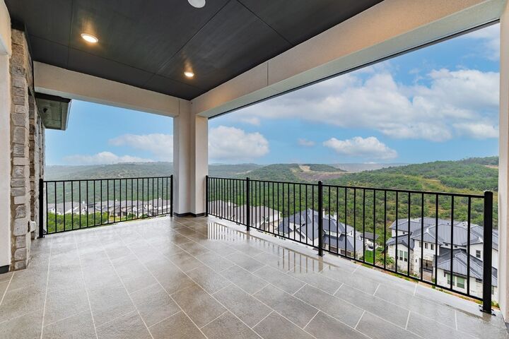 Property Photo: 104 High View Trail TX 78738