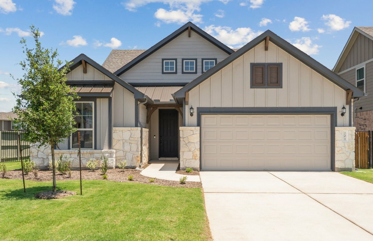 Property Photo: 201 Bristlecone Bend TX 78642