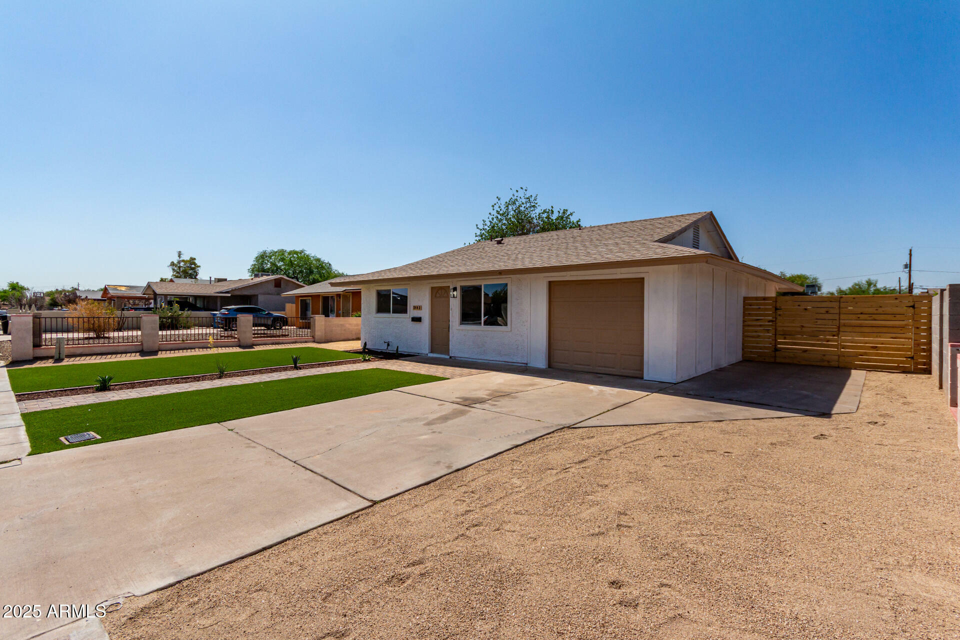 Property Photo:  2443 E Randall Drive  AZ 85288 