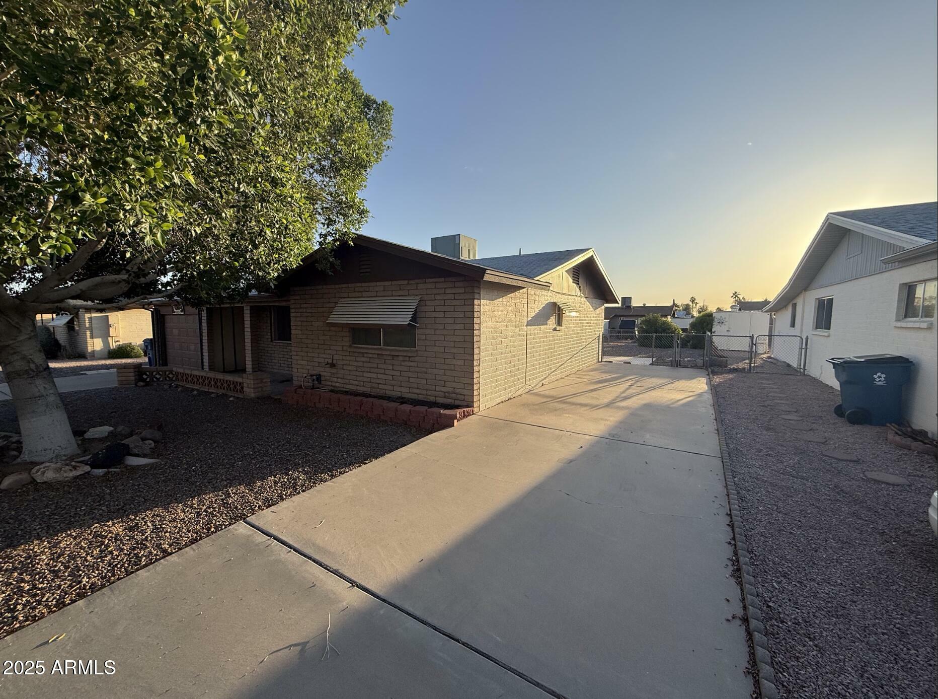 Property Photo: 1428 S Palo Verde Drive AZ 85120