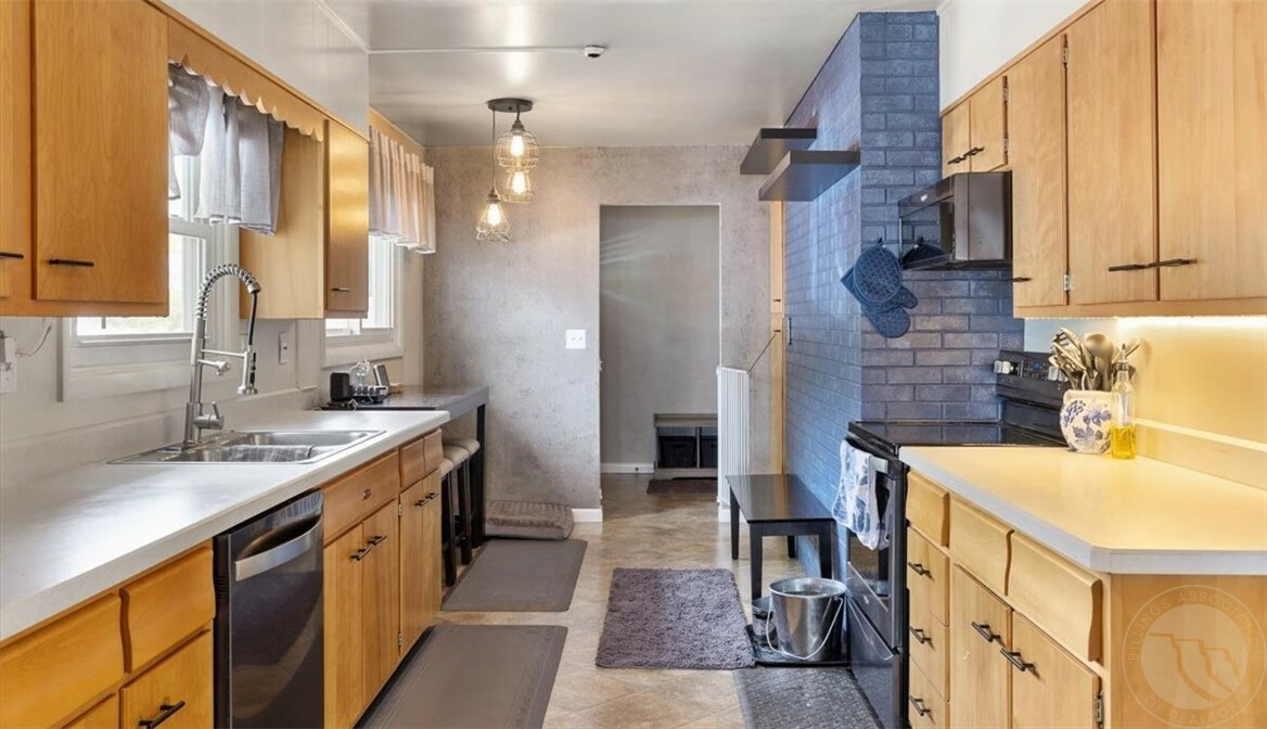 Property Photo: 2910 Glacier Drive MT 59102