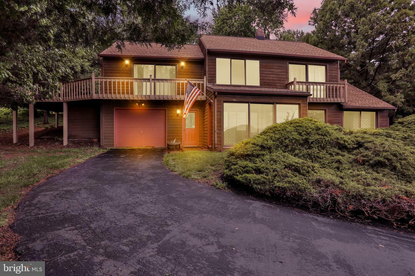 Property Photo: 55 Karen Court PA 17543
