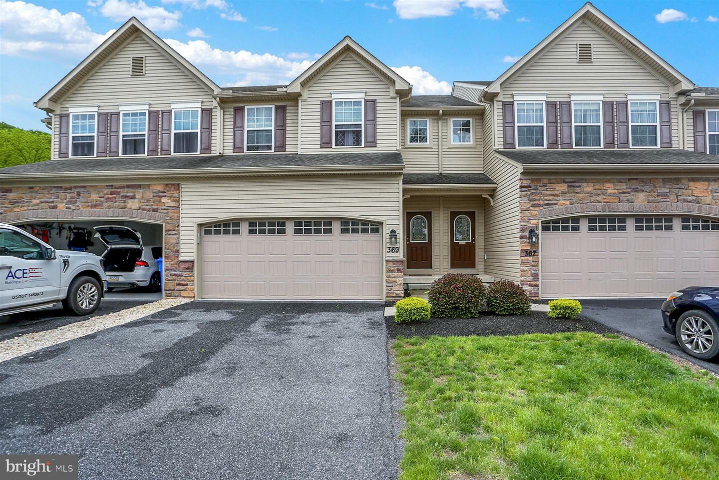 Property Photo: 369 Weatherstone Drive PA 17070