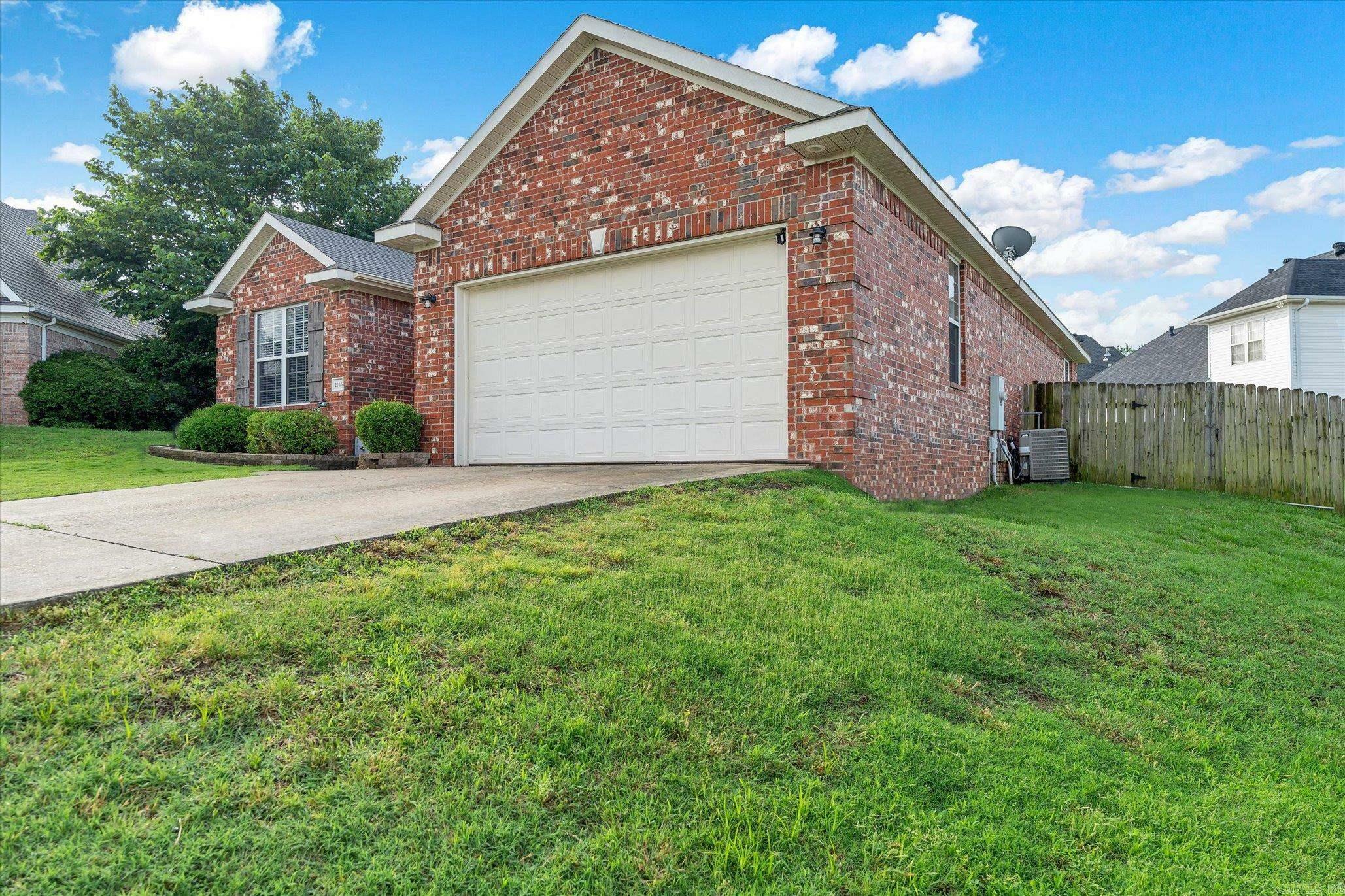 Property Photo: 2105 Quarry Cove AR 72404