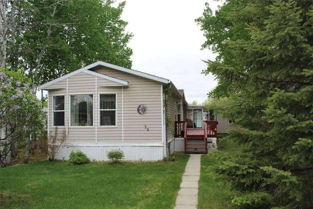 Property Photo: 36 Sunset Drive MB R5H 1J7
