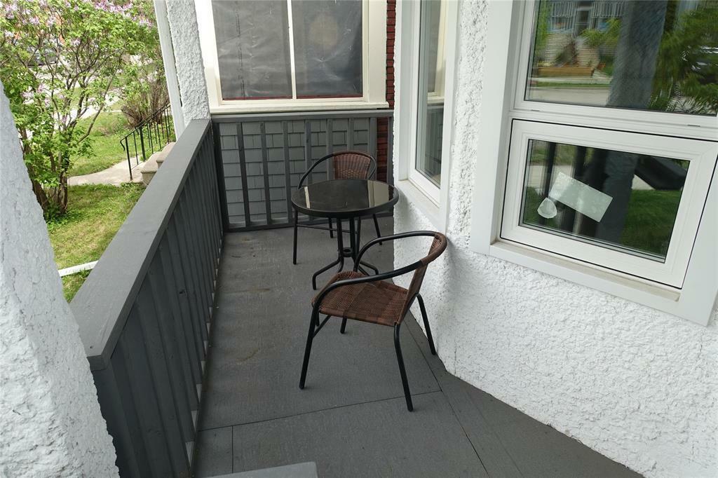 Property Photo: 324 Morley Avenue MB R3L 0Y5