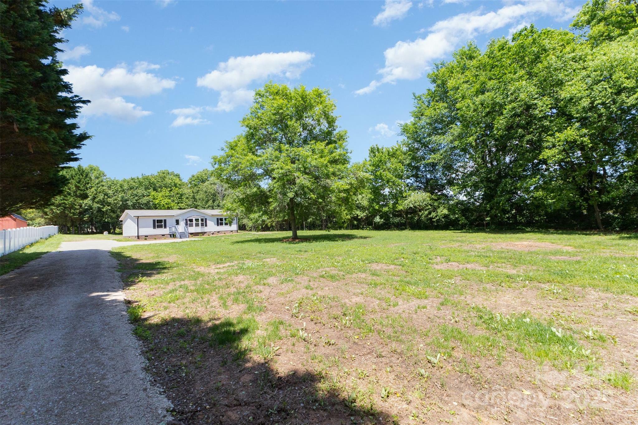 Property Photo: 4750 Enochville Road NC 28081