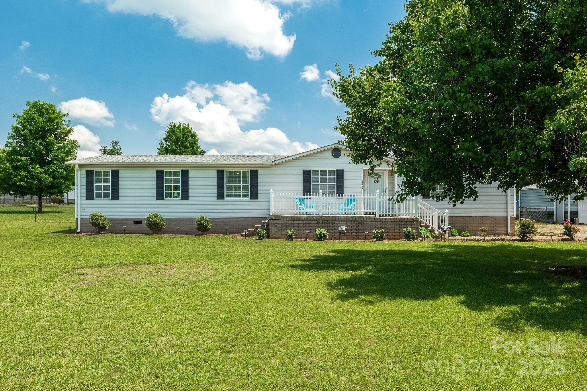 Property Photo: 1107 Richard Road NC 28147