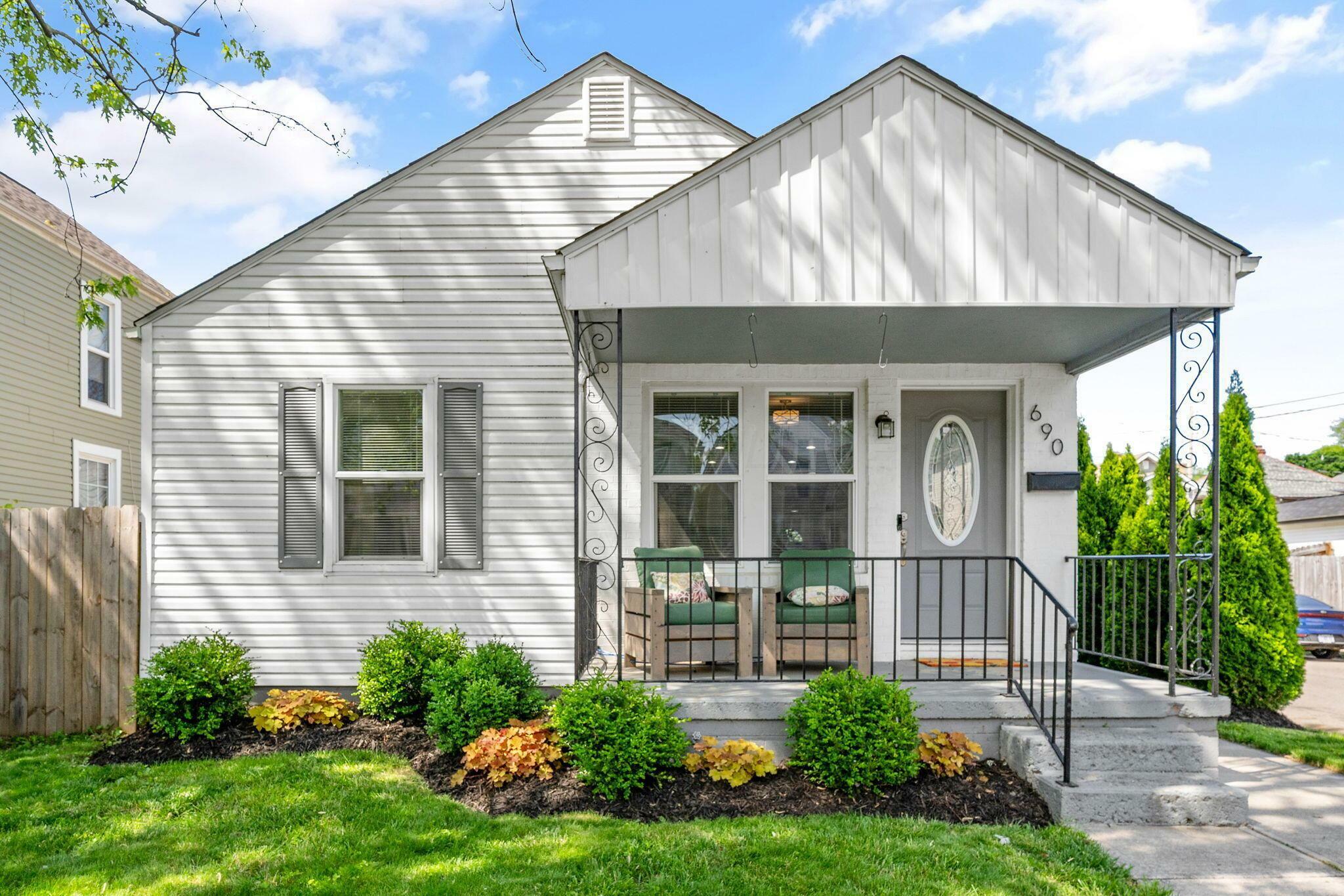 Property Photo: 690 Reinhard Avenue OH 43206