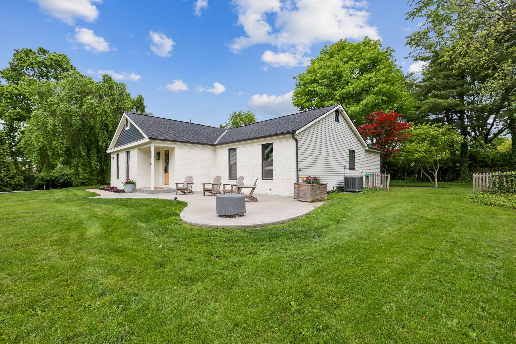 Property Photo: 5210 Chevy Chase Court OH 43220