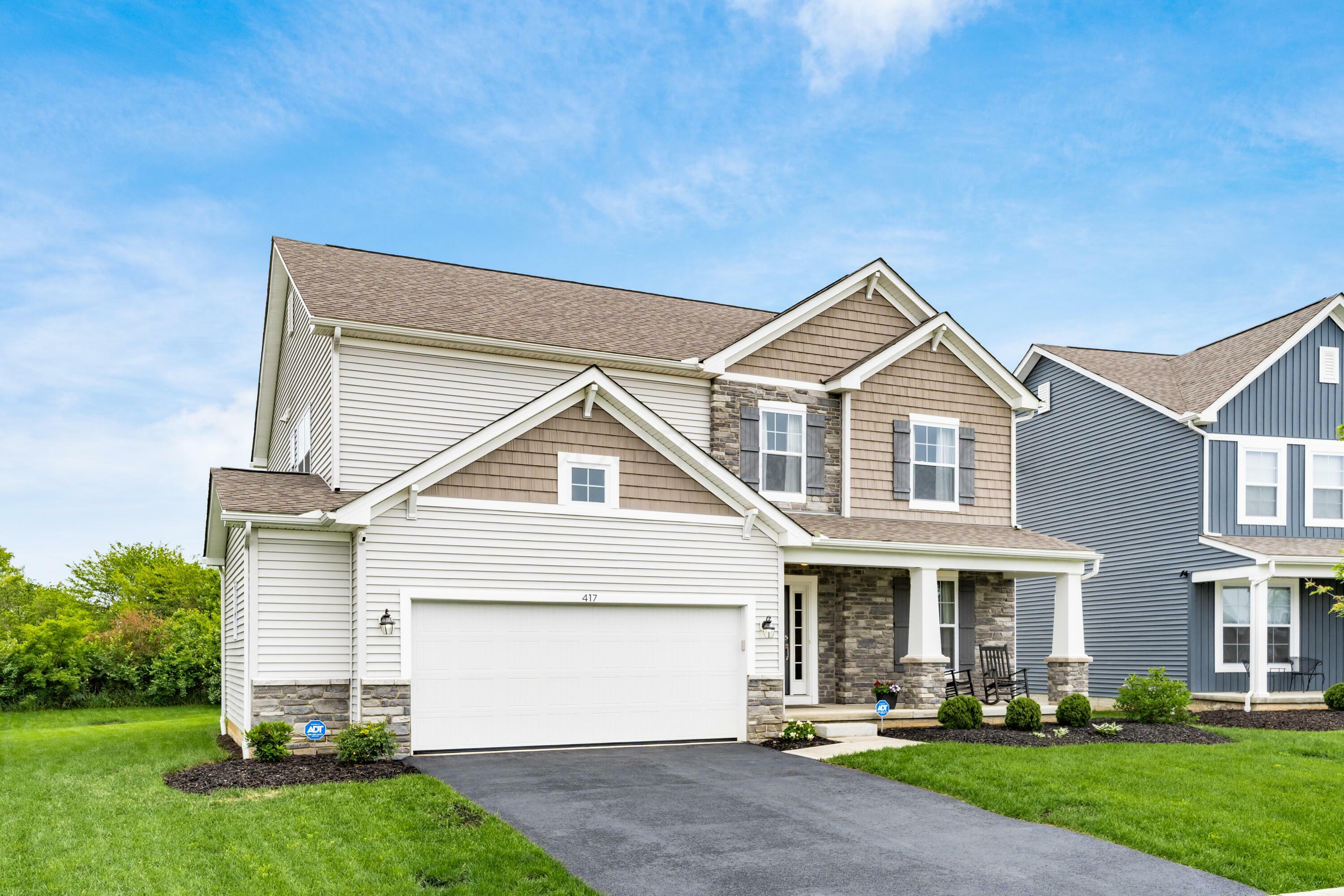 Property Photo: 417 Oakland Hills Loop OH 43116