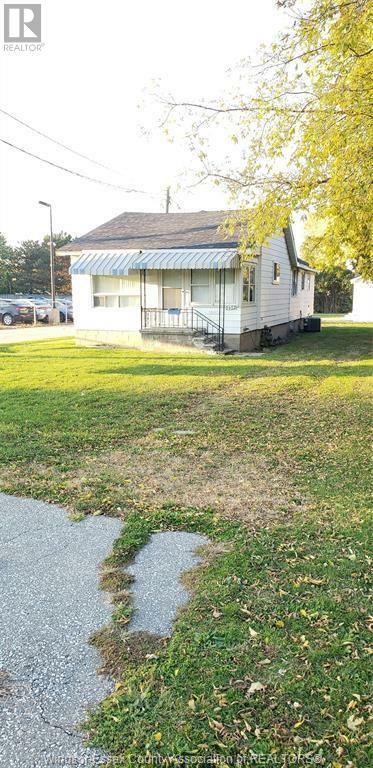 Property Photo: 9572 Tecumseh Road ON N8R 1A2