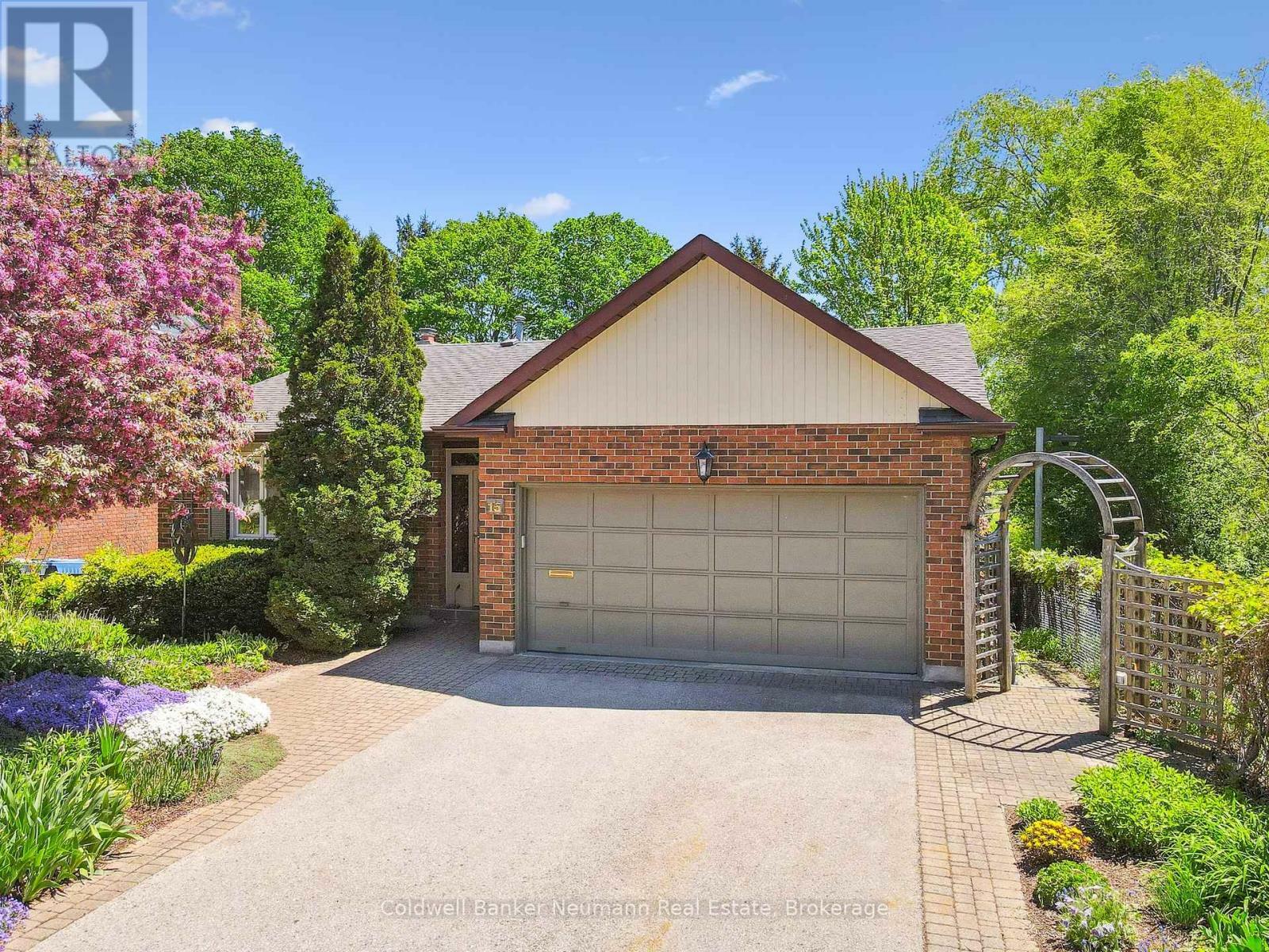Property Photo: 15 Wagoners Trail ON N1G 3M9