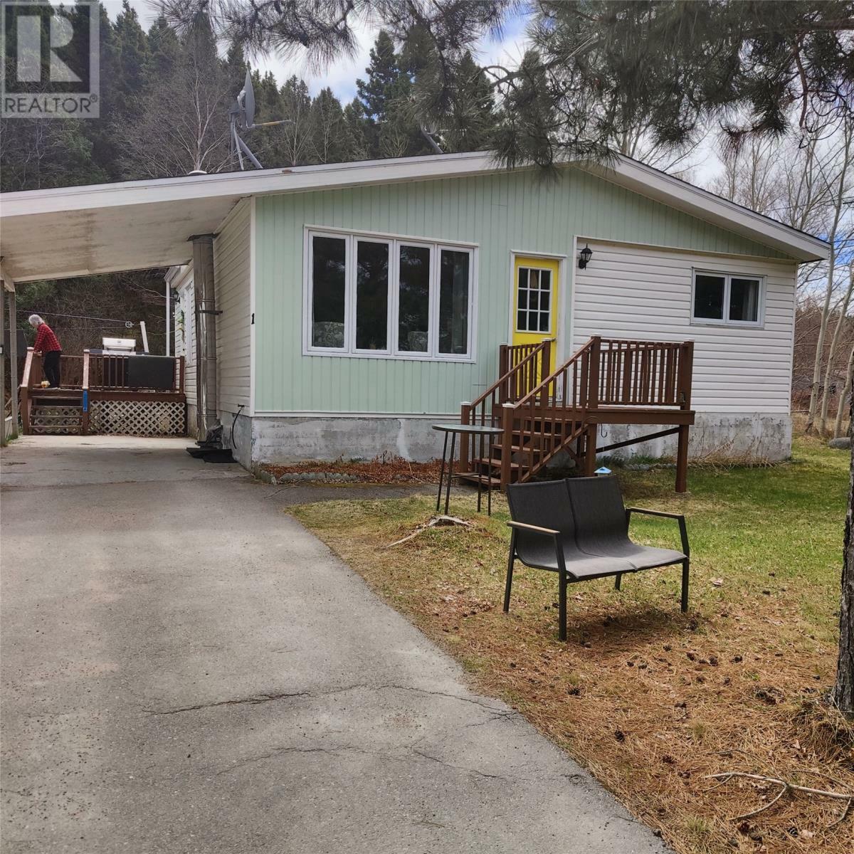 Property Photo: 1 Pinetree Road NL A0G 4K0