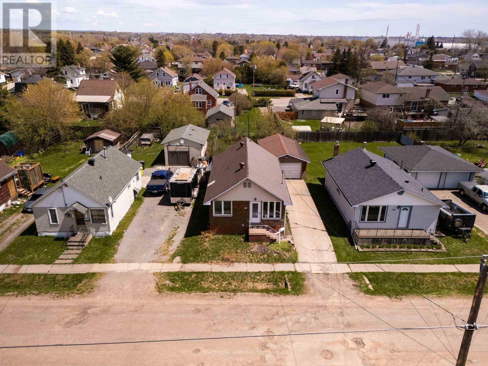 Photo de la propriété: 134 Wilding Ave ON P6C 4V1
