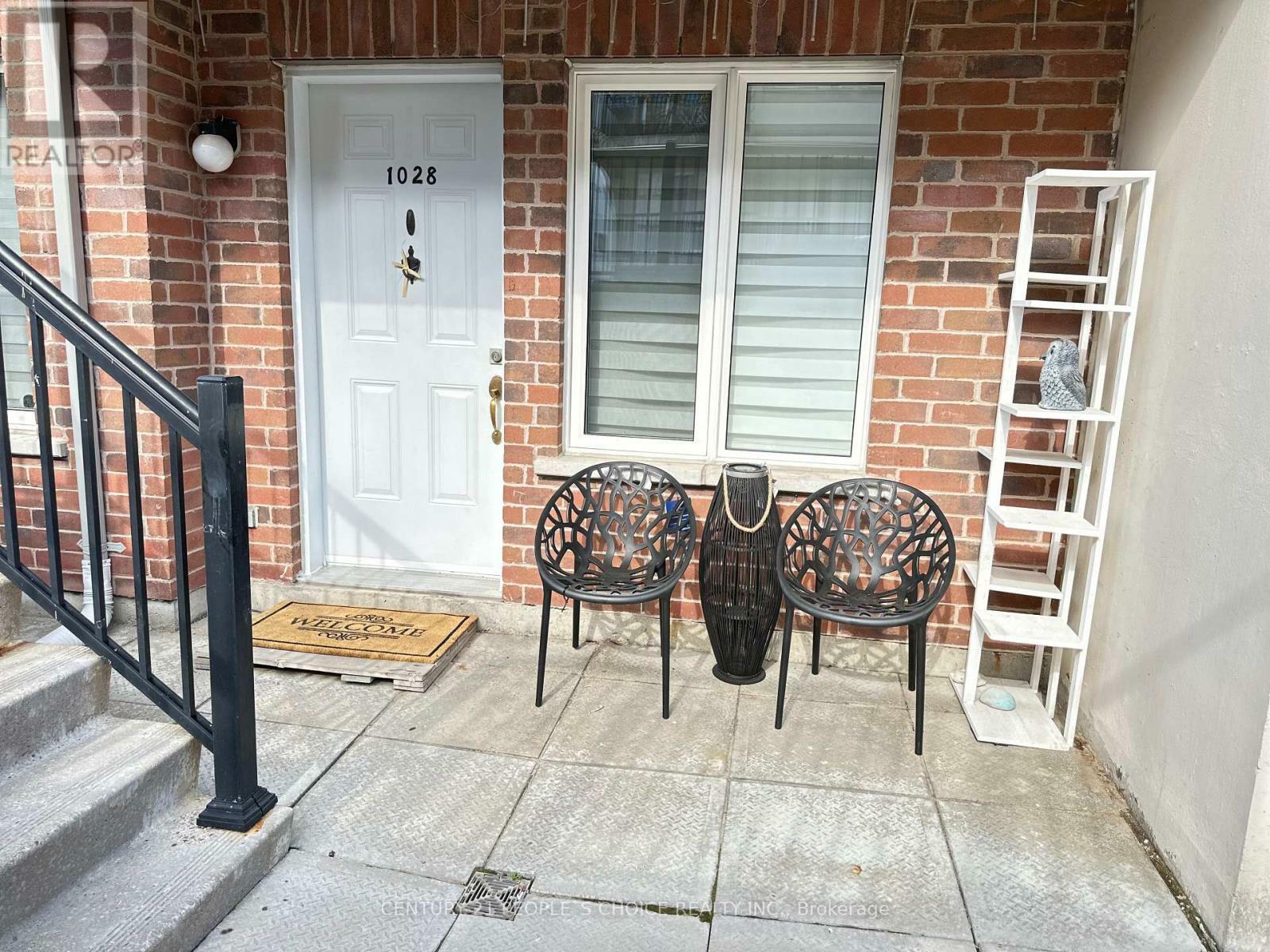 Property Photo: 3045 Finch Avenue West 1028 ON M9M 0A5