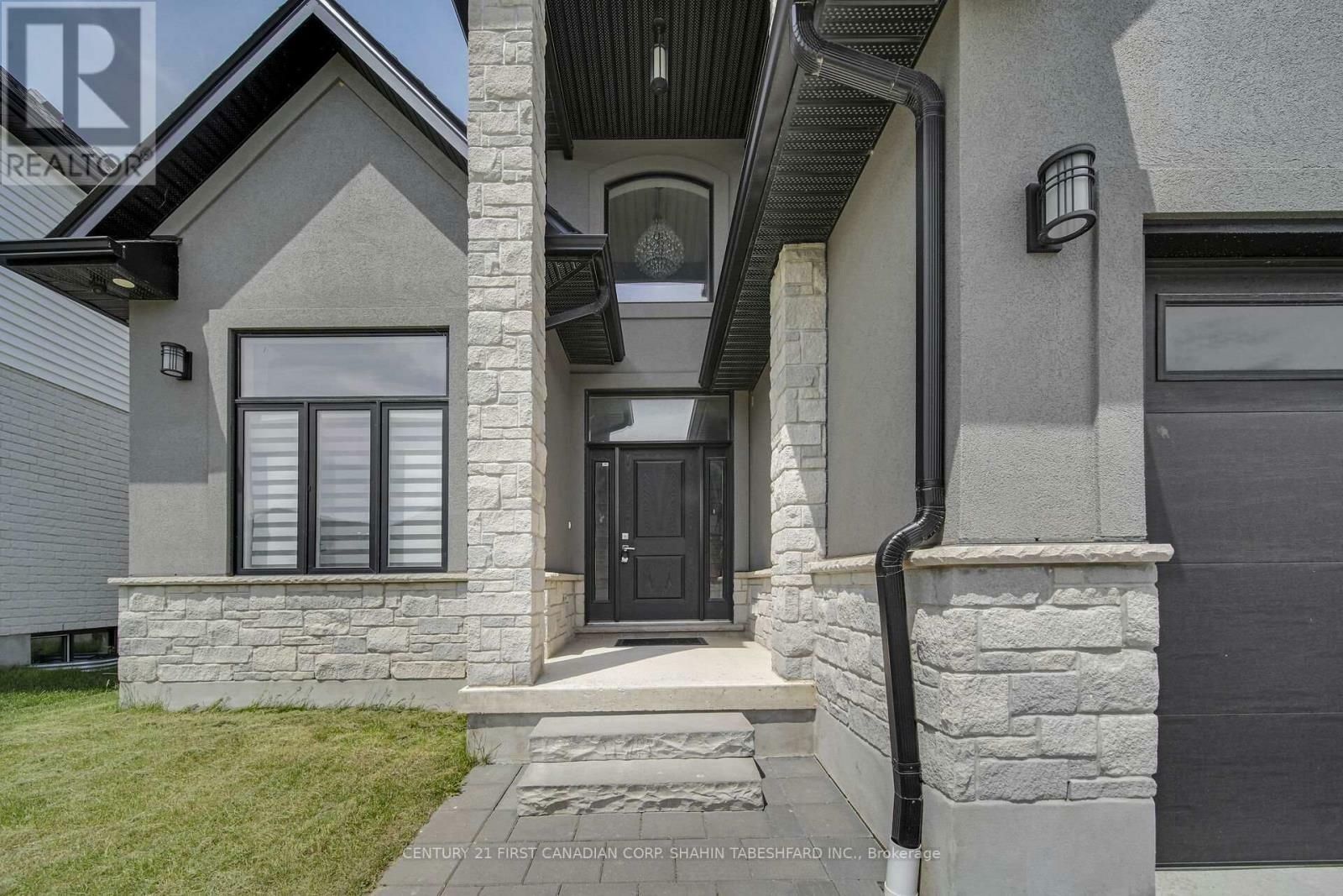 Photo de la propriété: 2668 Kains Road ON N6K 0K9