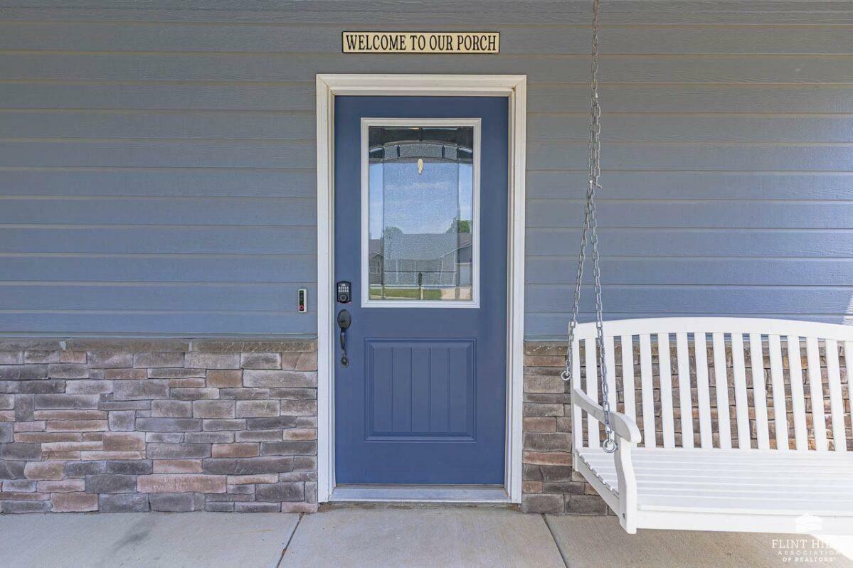 Property Photo: 4495 Periwinkle Drive KS 66502