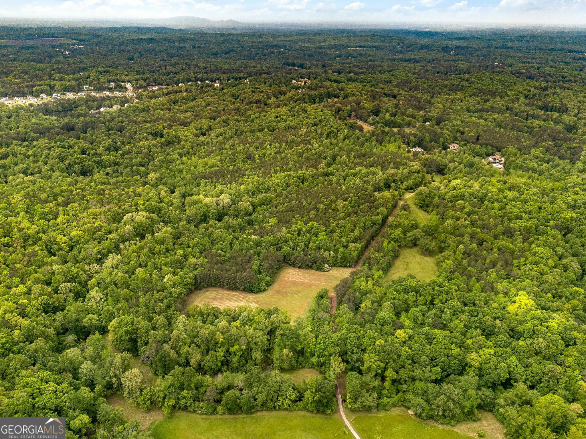 Property Photo: 1927 Rowe Road GA 30188