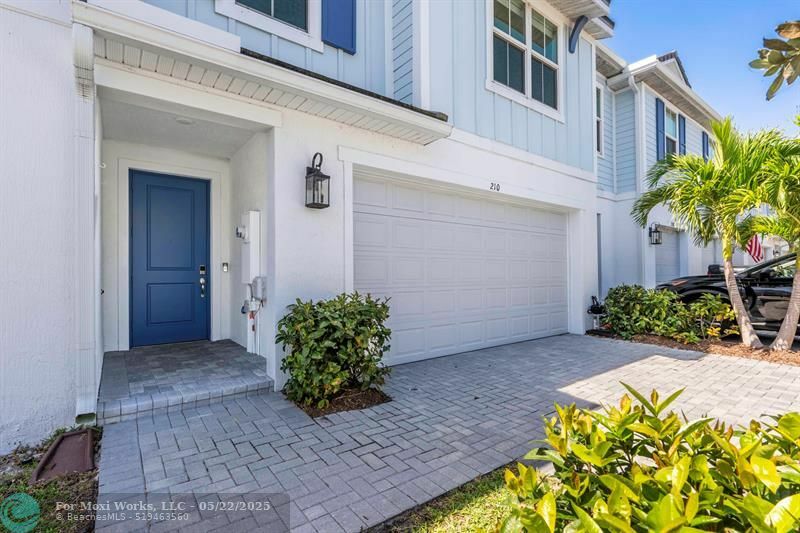 Property Photo: 210 Preserve Trail South FL 34994