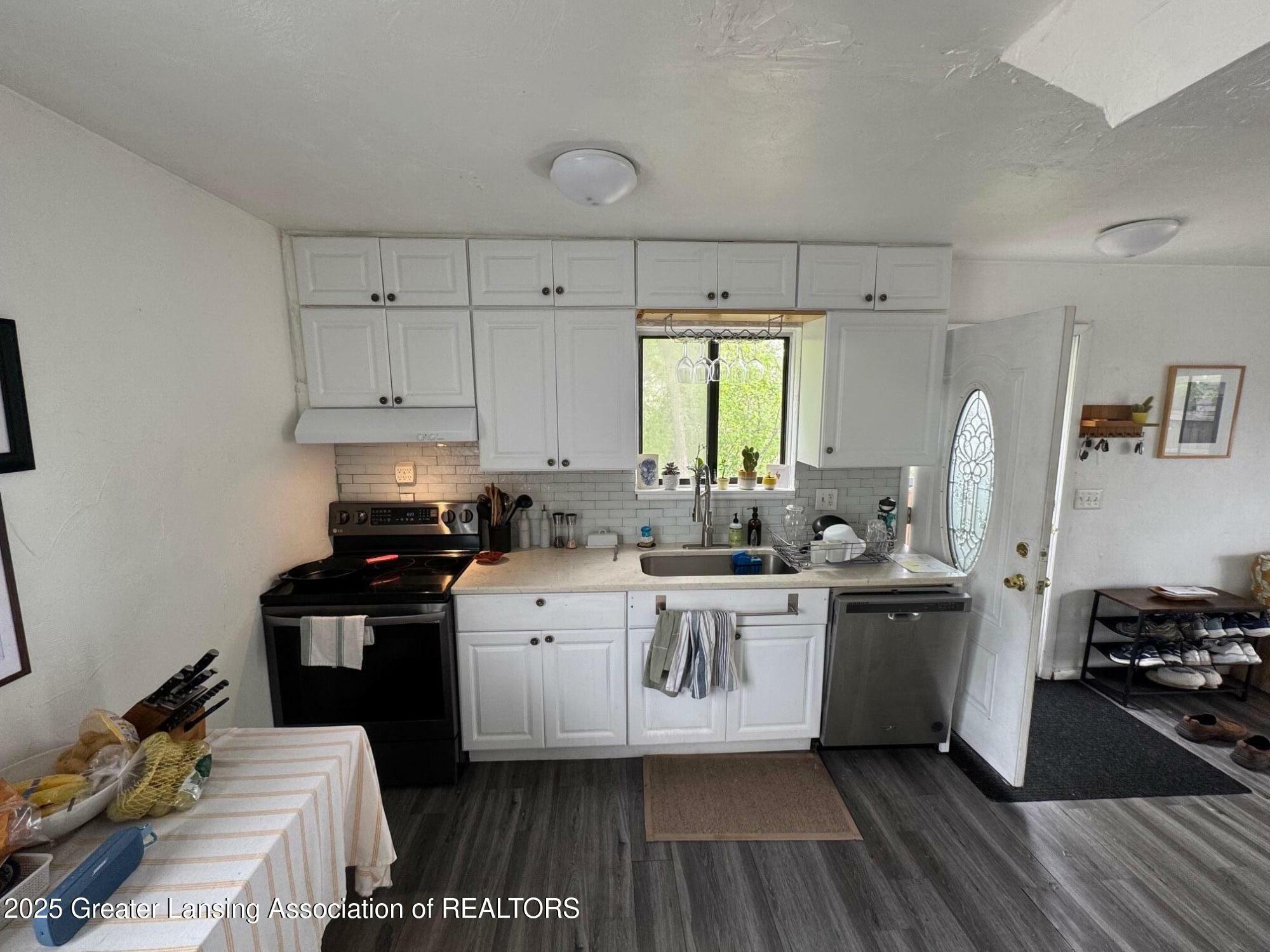 Property Photo: 5880 Shaw Street MI 48840