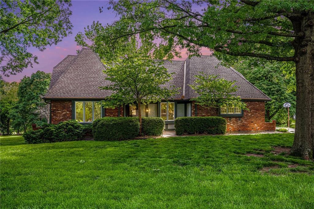 Property Photo: 16306 Riggs Road KS 66085