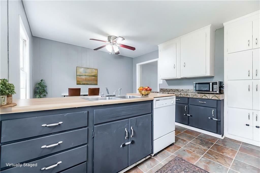 Property Photo: 6721 Larsen Lane KS 66203