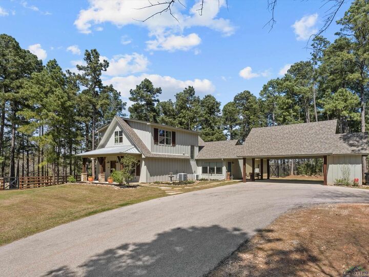 Property Photo: 7990 S US Hwy 79 TX 75654