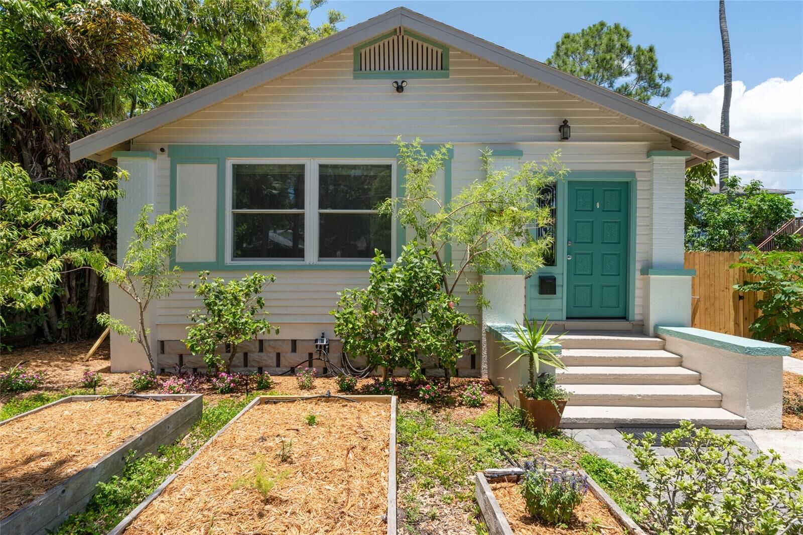 Property Photo:  2451 2nd Avenue N  FL 33713 